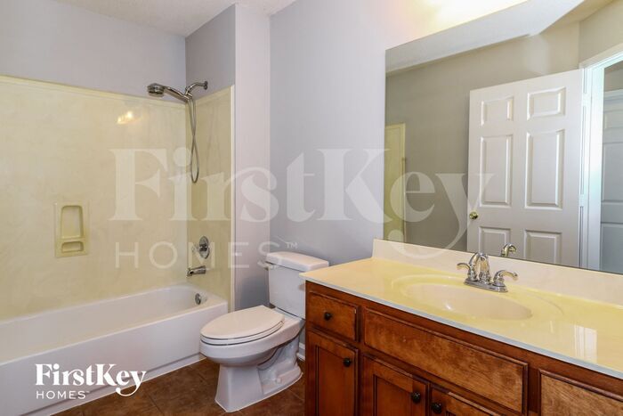 Building Photo - 1323 Crossmont Cove