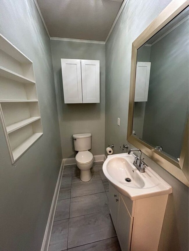 Building Photo - 600 W 26th St