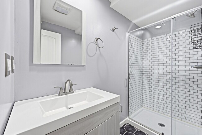 Building Photo - $2,595.95-4 Bed/ 3 Bath-Charming home in Colorado Springs with Central AC