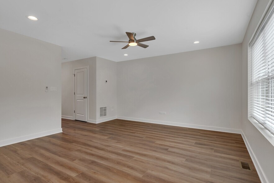 Building Photo - 877 Covey Ln