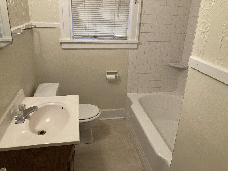 Building Photo - 3145 Parthenon Ave