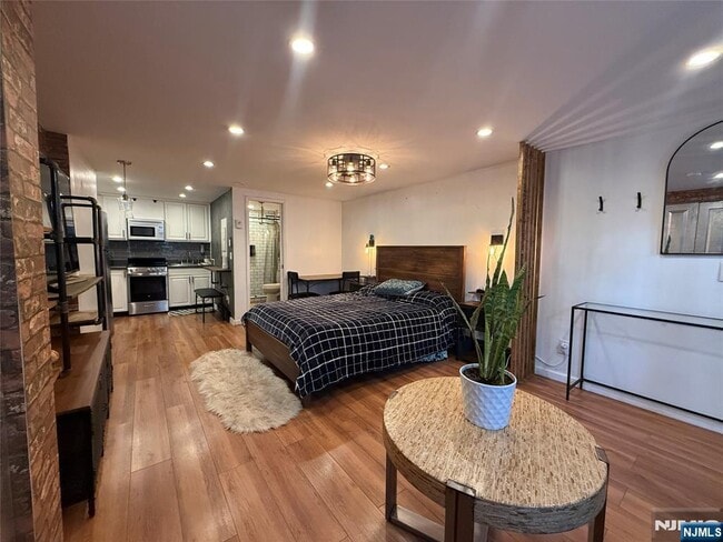 Building Photo - 42 Willow Wood Ct