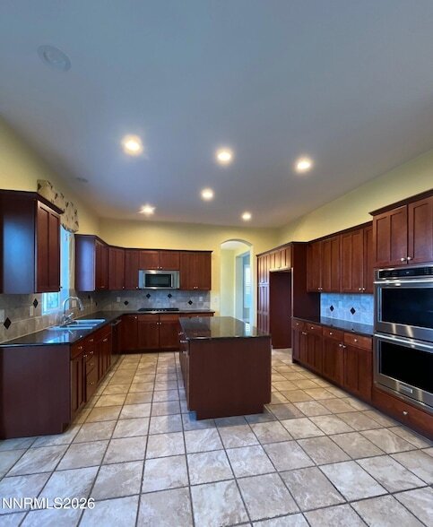 Building Photo - 2810 Halo Dr