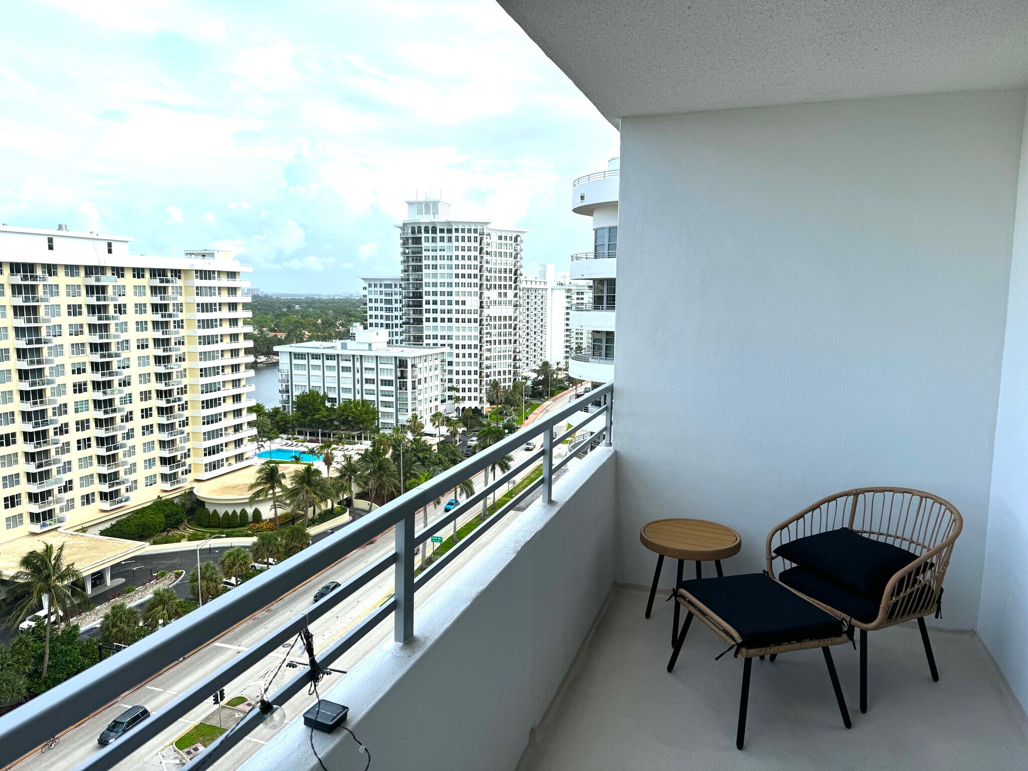 Building Photo - 5555 Collins Ave