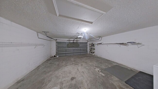 Building Photo - Welcome to your beautiful home! One story ...