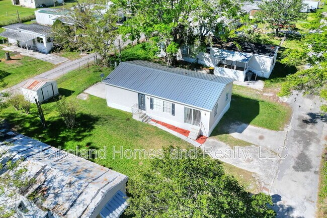 Building Photo - 3321 Peachtree Hill Rd
