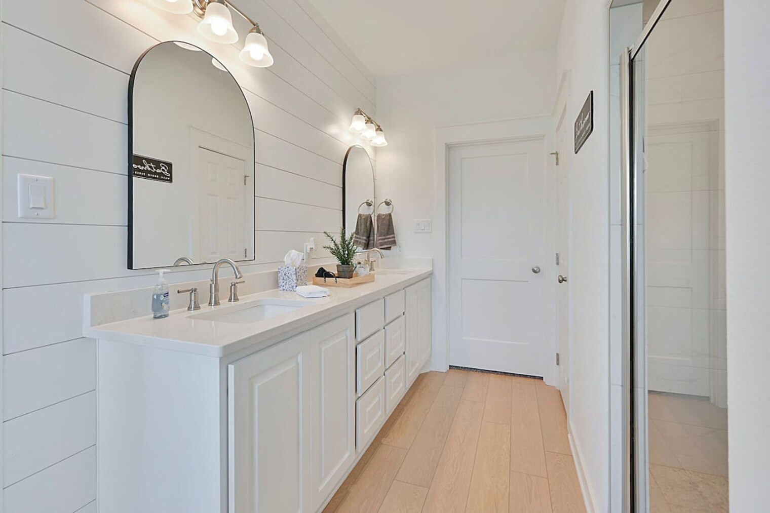 Building Photo - 5040 Mooney Fls Dr