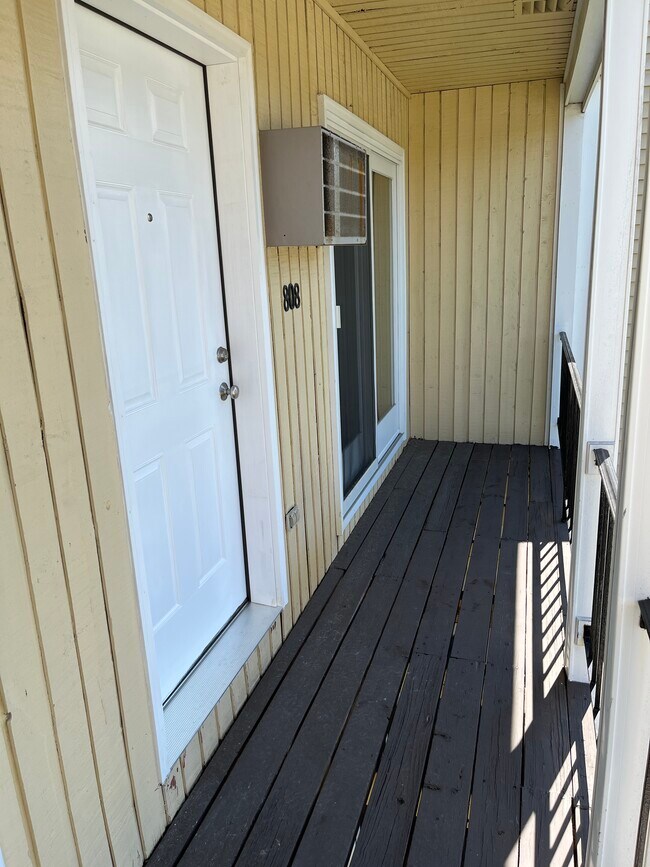 Building Photo - 808 Cocheco Ct