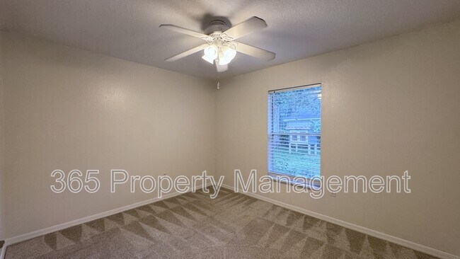 Building Photo - 616 Erin Way