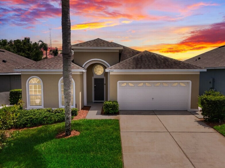 Building Photo - 8022 King Palm Cir