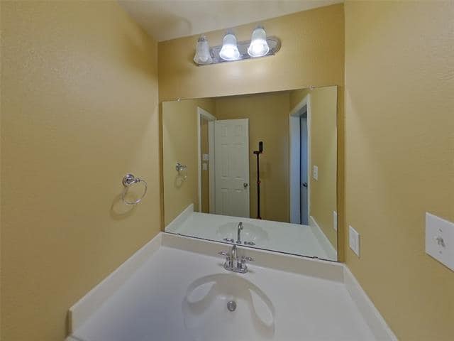 Building Photo - 7729 Glencrest Dr