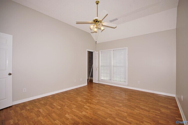 Building Photo - 115 Markum Ln