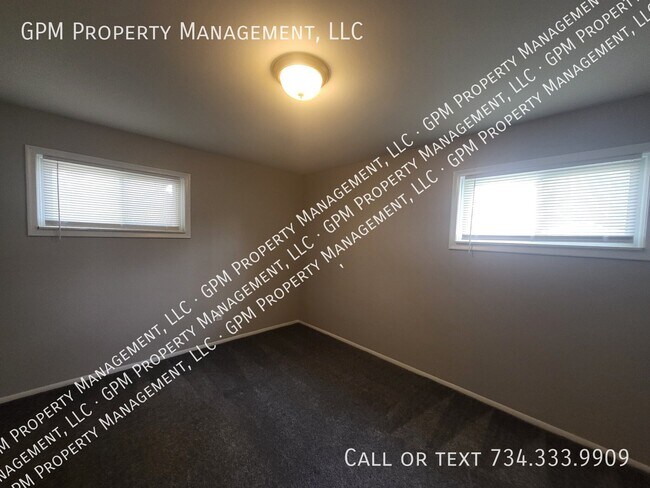 Building Photo - 4967 McKinley St