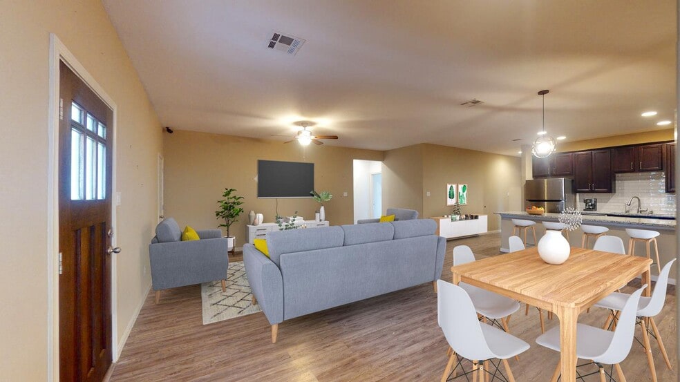 Building Photo - Stunning Ridgeview home close to North Star Mall