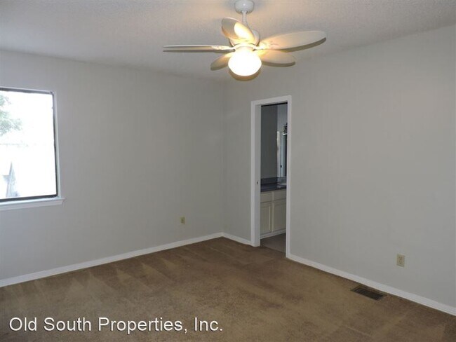 Building Photo - 3501 Parkwood Ave