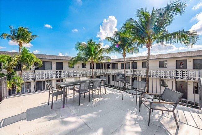 Building Photo - 1330 W 29th St