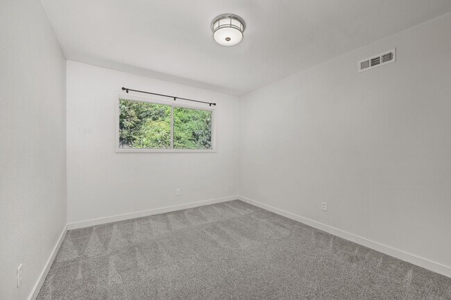 Building Photo - 5318-5320 Brockbank Place