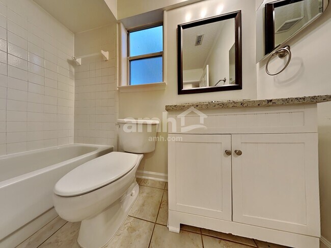 Building Photo - 279 Willow Green Dr