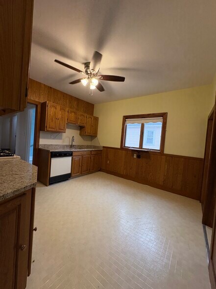 Building Photo - 22 Plimpton Ave