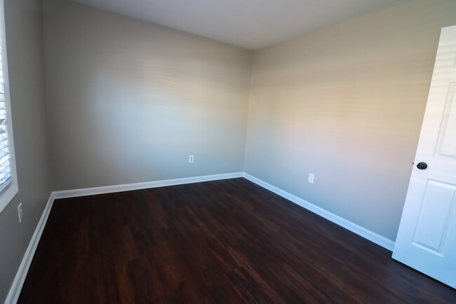 Building Photo - 9240 Bridle Path Ln