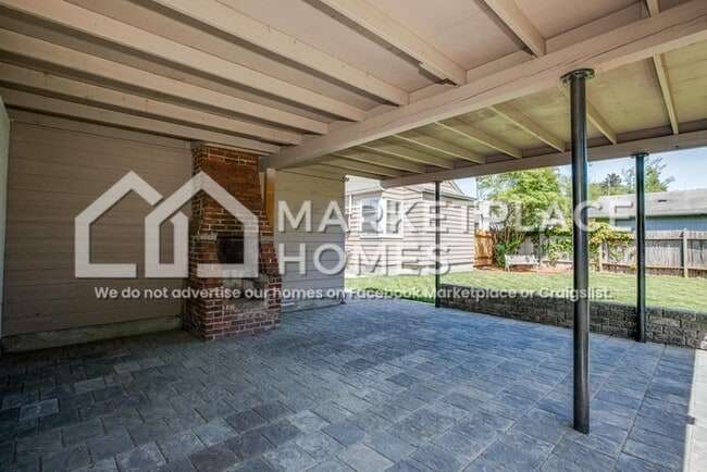 Building Photo - 615 S 225th St