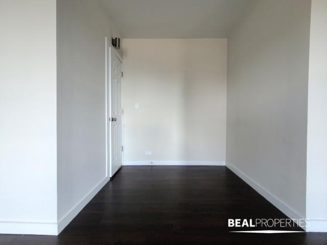 Building Photo - 1 bedroom in CHICAGO IL 60647