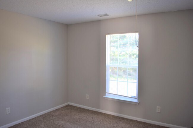 Building Photo - 3317 Alderpoint Ln