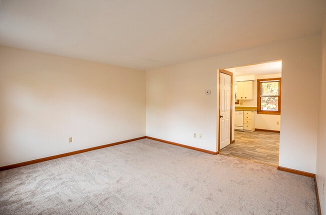 Livingroom - 37 Hollis St