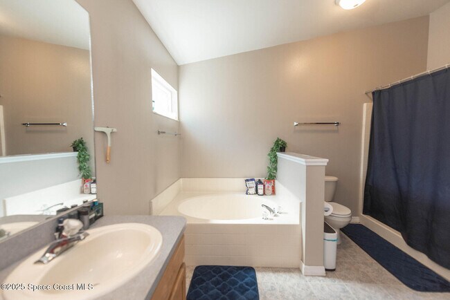 Building Photo - 2667 Deercroft Dr