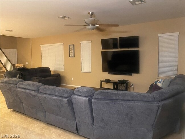 Building Photo - 7469 Calzado Dr