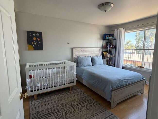 Building Photo - Remodeled 2 Bed, 2 Bath Condo in Quiet Gated Lomita Community