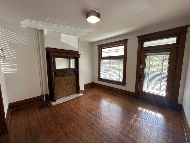 Building Photo - Michigan Ave 1495-1497 TNB