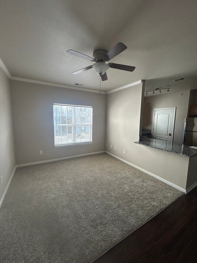 Building Photo - 12833 Tradd St