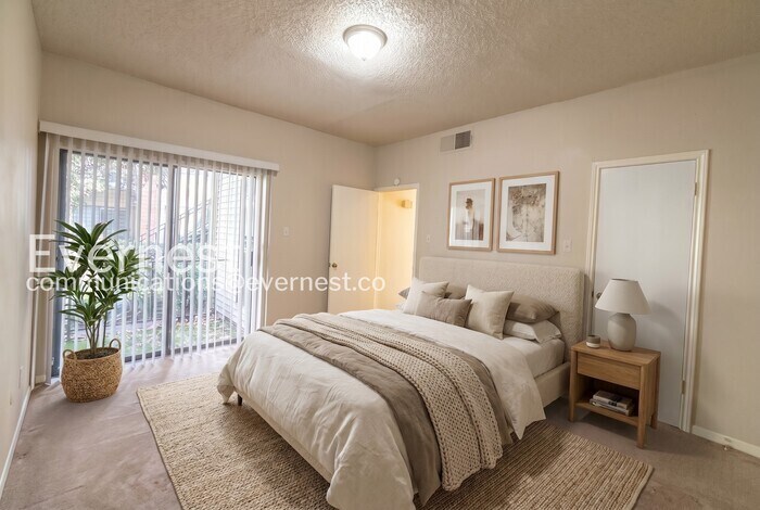 Building Photo - 3729 Thistlemont Dr