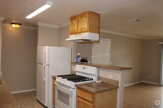 Building Photo - Updated, Upstairs 2 Bedroom, 2 Bathroom Co...