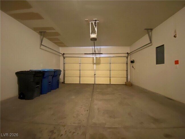 Building Photo - 11046 Fort Bowie St