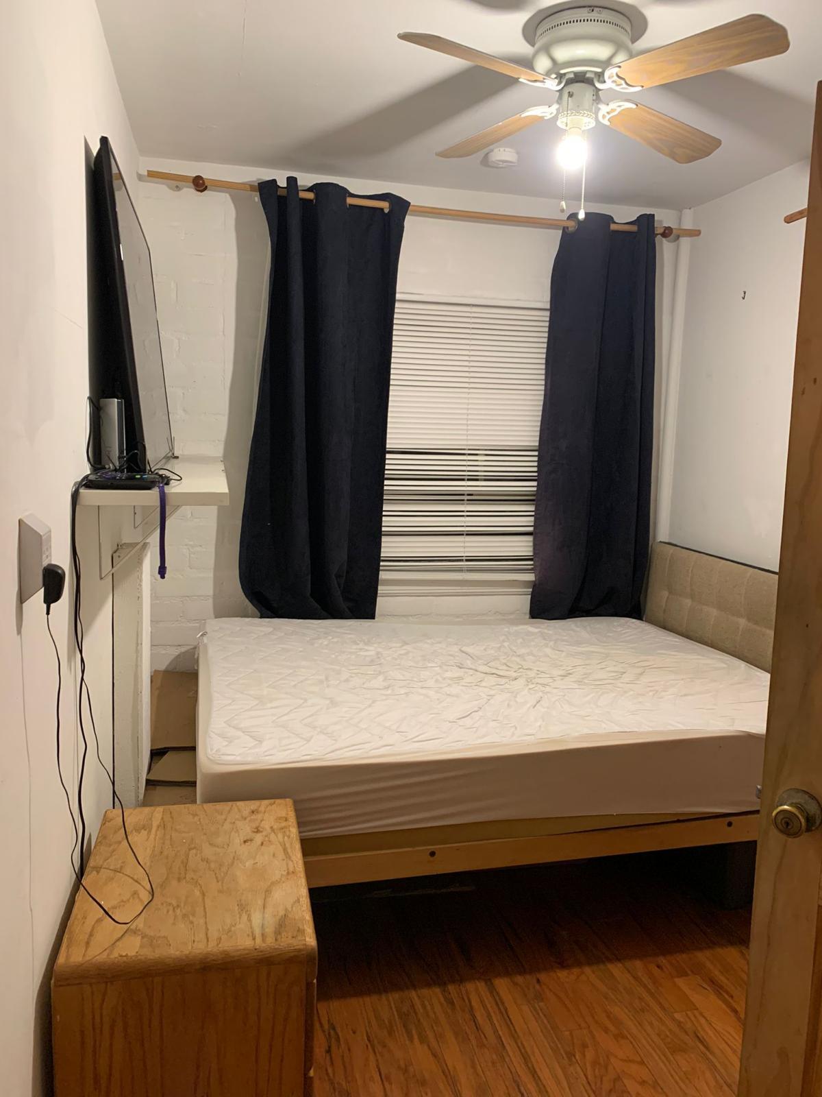 Small Bedroom - 2023 Cloverfield Blvd