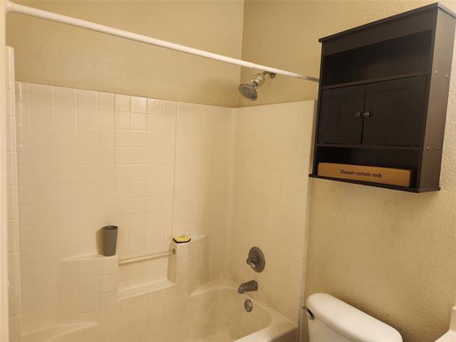 Building Photo - 13520 Valley Mills Dr