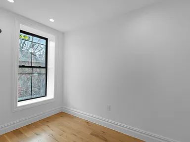 Building Photo - "Charming 2-Bed Oasis in Brooklyn's Heart – Your Perfect Urban Retreat!"