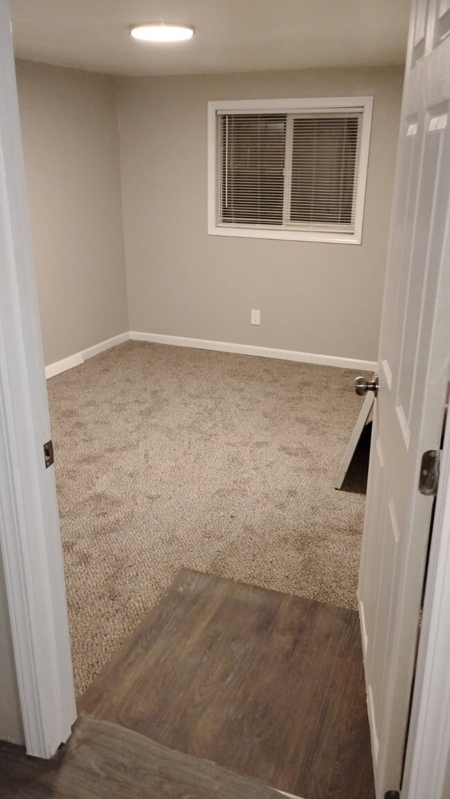 Building Photo - 5423 S Sheridan Ave