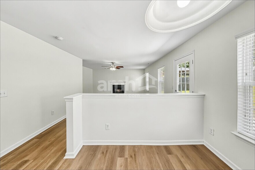 Building Photo - 4134 Robinwood Dr