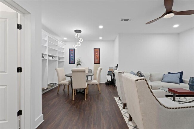 Building Photo - 157 Brush Creek Ct