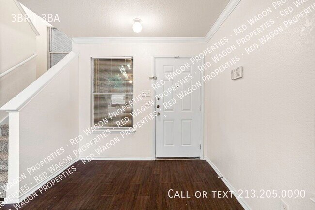 Building Photo - 2614 Sunview Lake