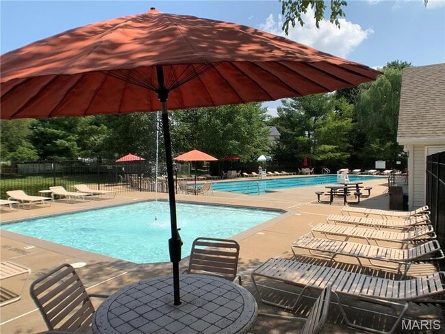 Building Photo - Stunning 3 Bed 3 Bath Ranch In Chesterfiel...