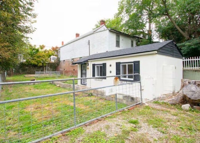 Building Photo - 1142 E Kentucky St