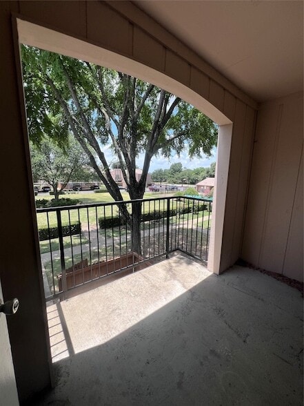 Building Photo - 5604 Boca Raton Blvd