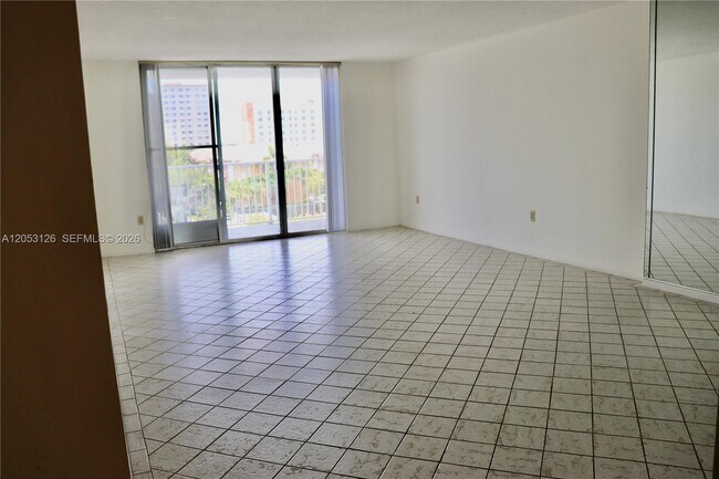 Building Photo - 2801 NE 183rd St