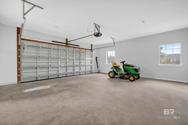 Building Photo - 9785 Terrace Dr