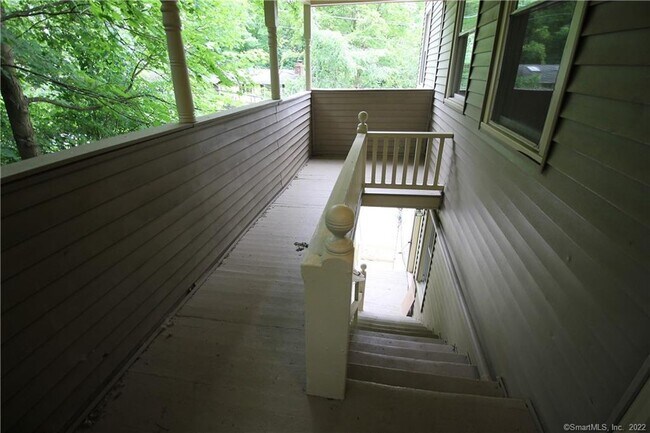 Building Photo - 3 Maple St