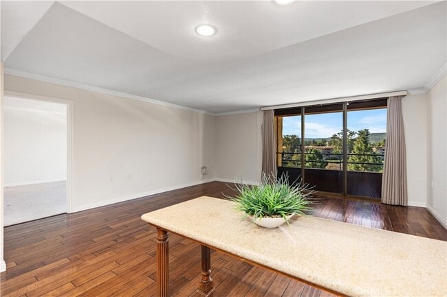 Building Photo - 24055 Paseo Del Lago W